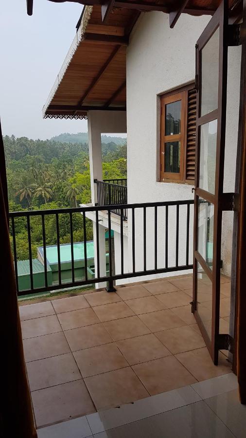 Villa 61 Ambepussa Buitenkant foto