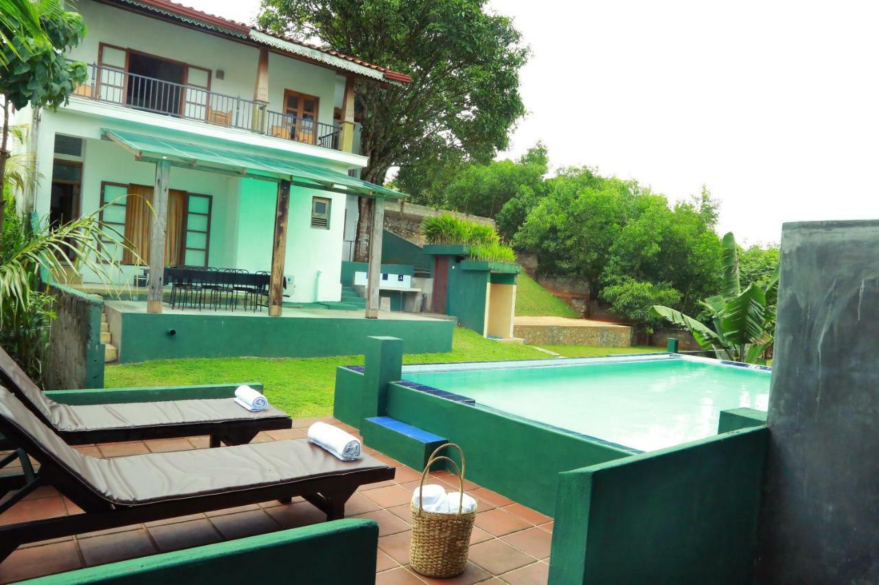 Villa 61 Ambepussa Buitenkant foto