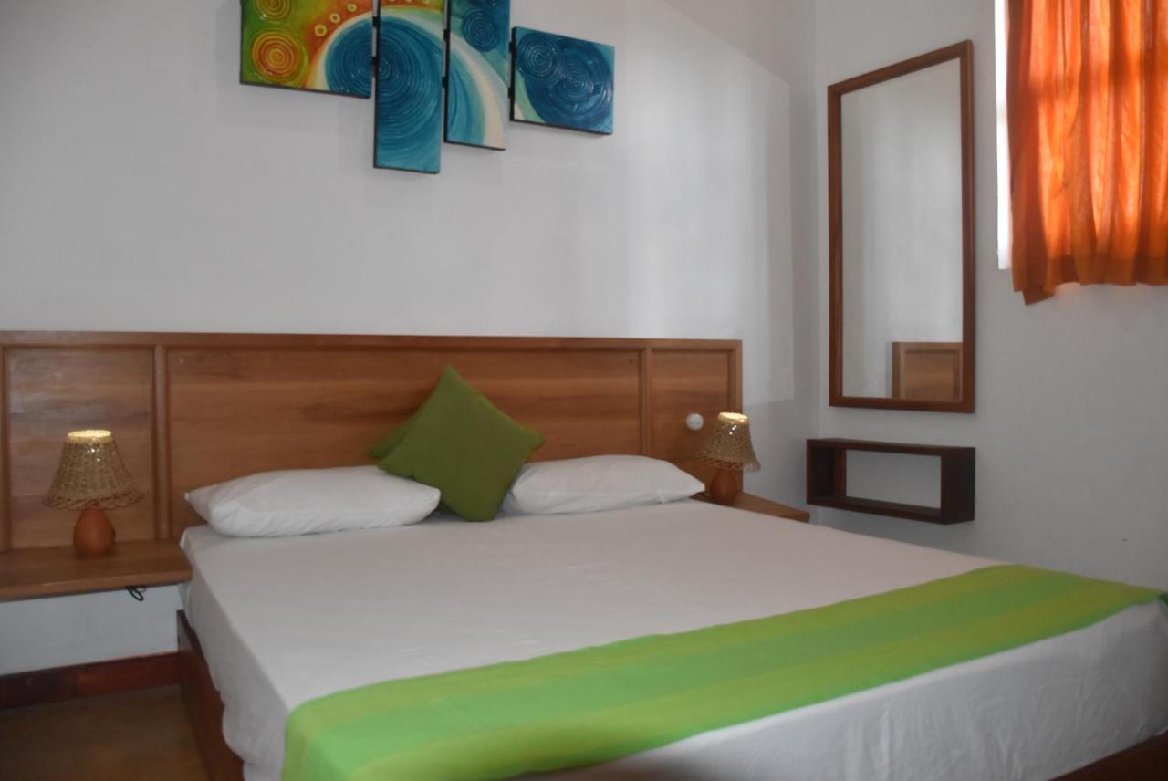 Villa 61 Ambepussa Buitenkant foto