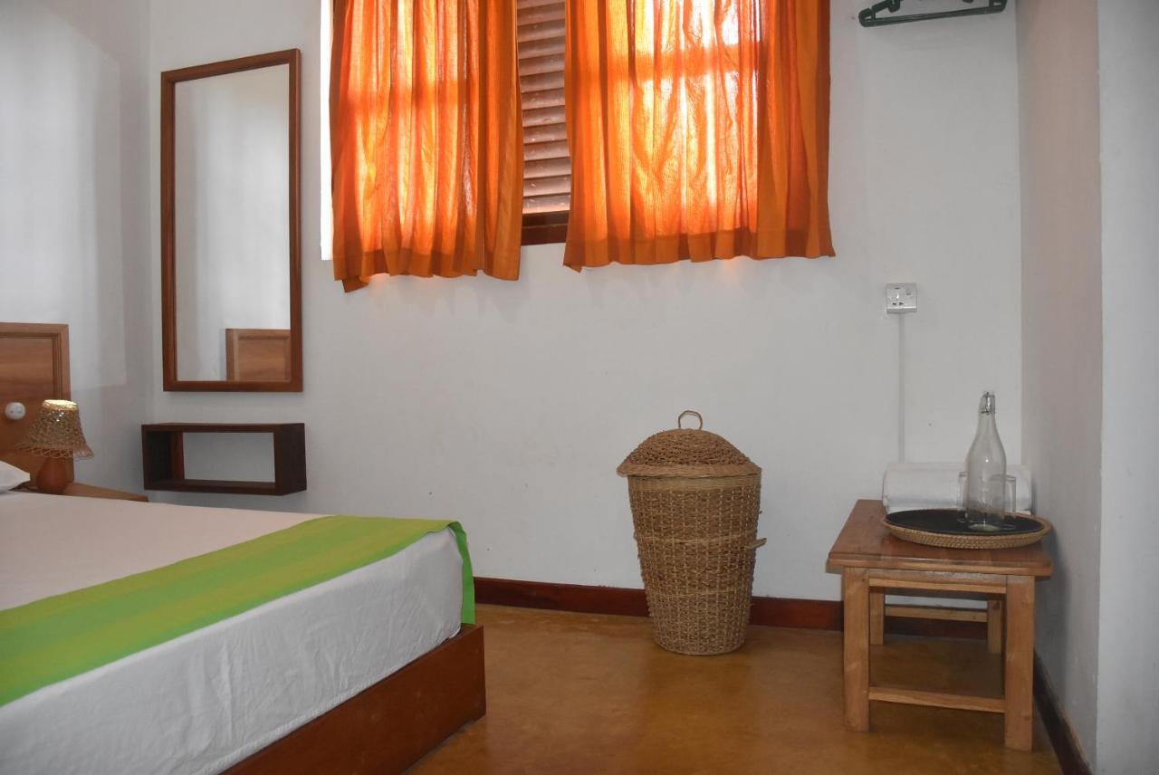 Villa 61 Ambepussa Buitenkant foto